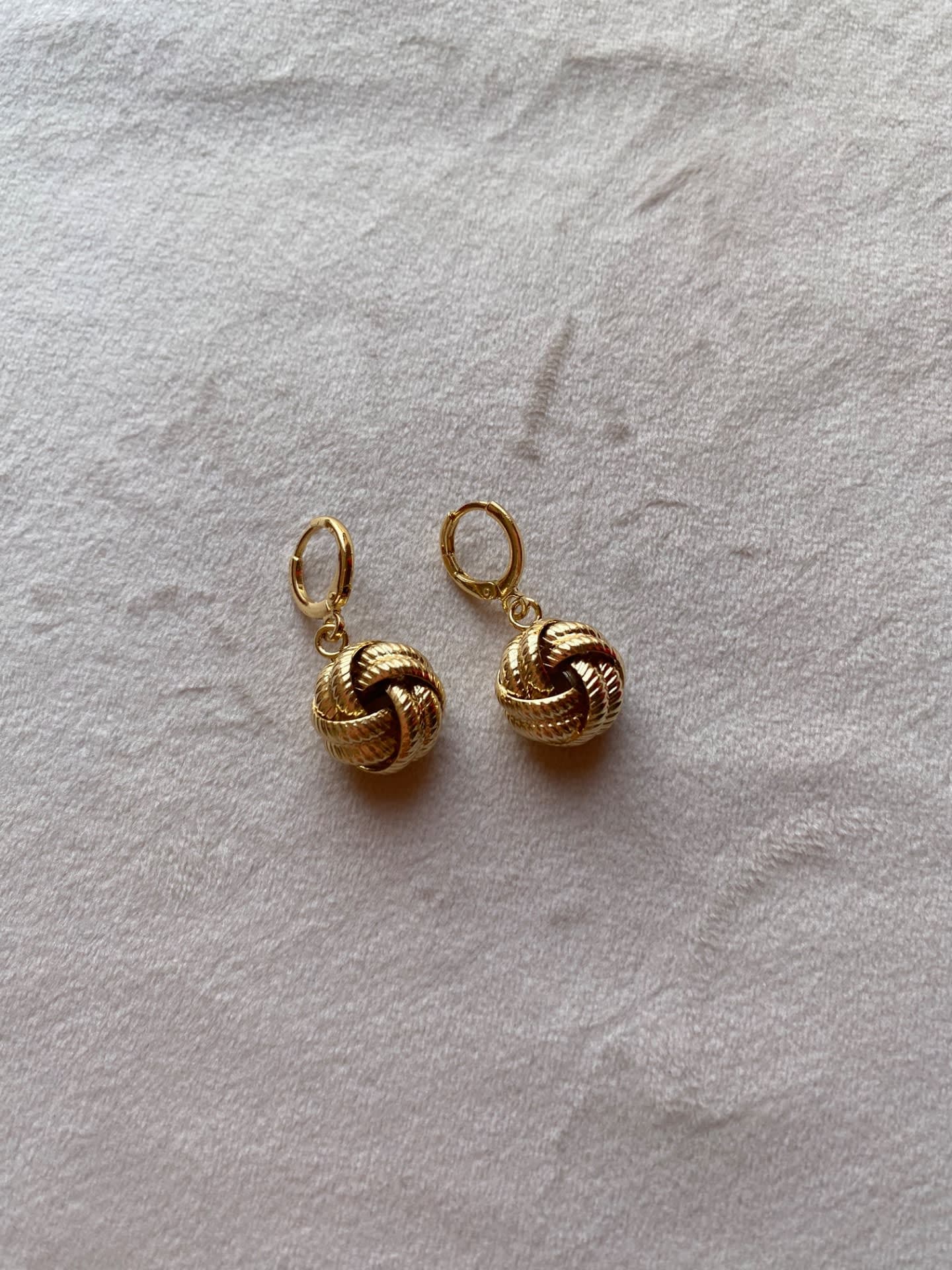 Les boucles عقدة الحب